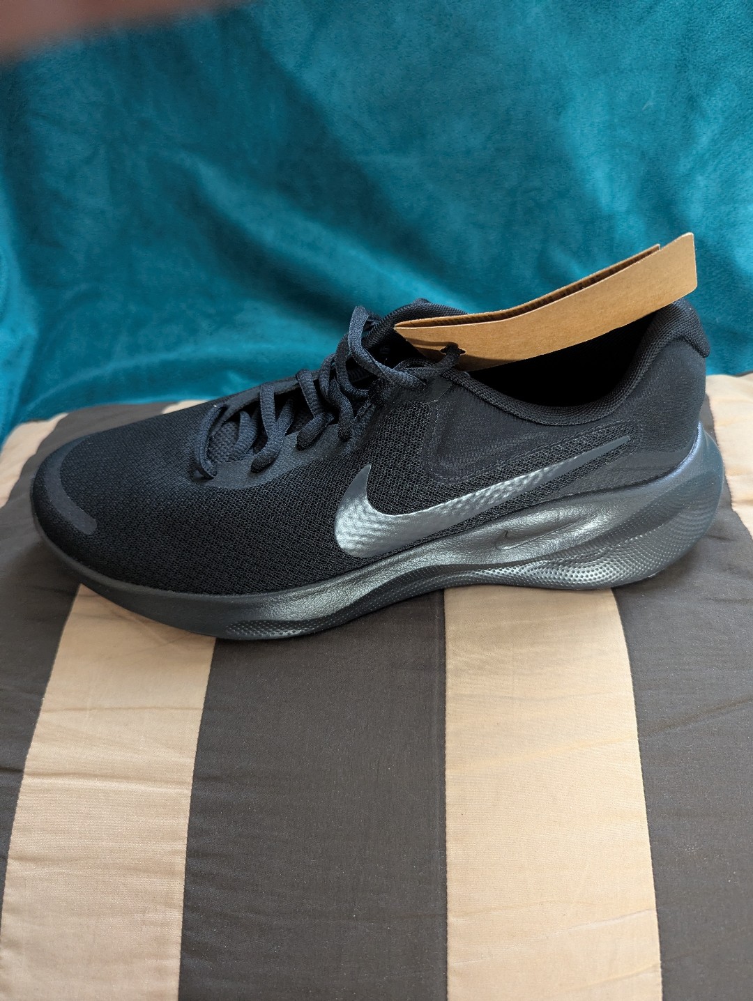 Men's Black Nike Revolution 7 Running Shoes With Reflective Swoosh